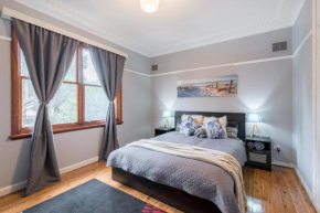 Boutique Double Room in Carramar - Close to Station & Shops - Shared Bathroom